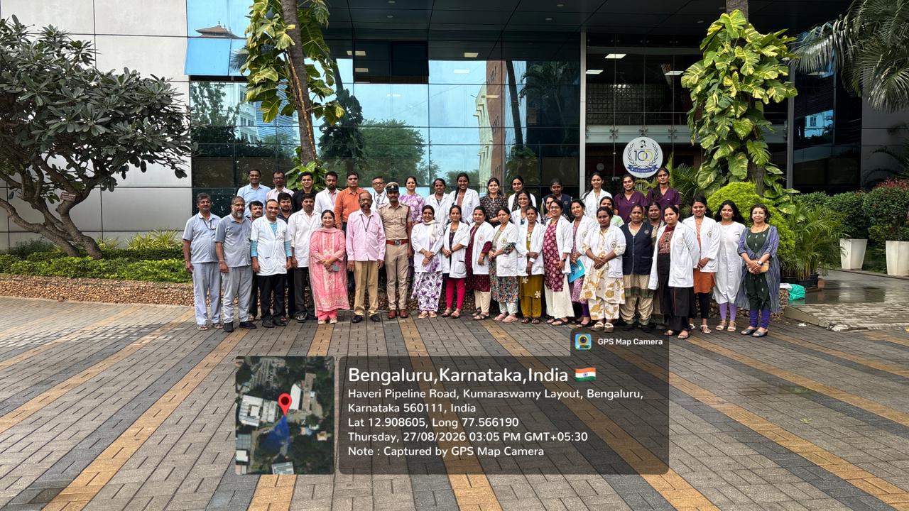 Group photo of dignitaries, faculty, and staff at Dayananda Sagar College of Dental Sciences